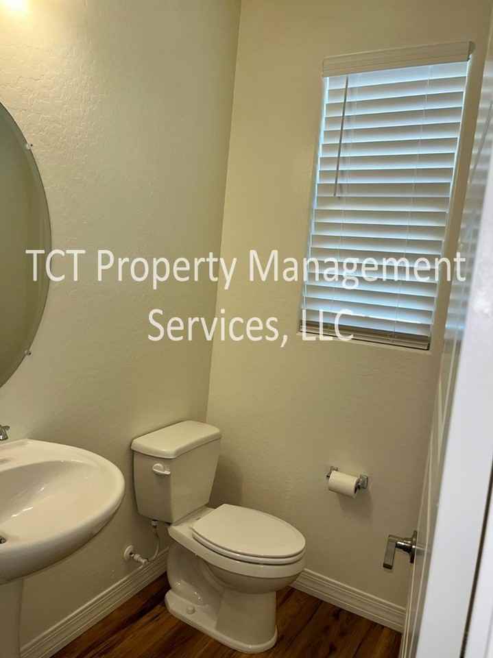 1737 E Hampton Ln - Photo 2 of 17