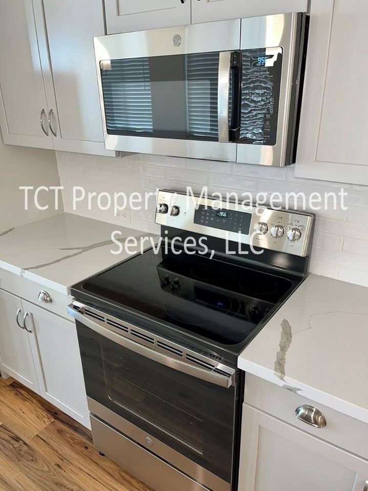 1737 E Hampton Ln - Photo 6 of 17