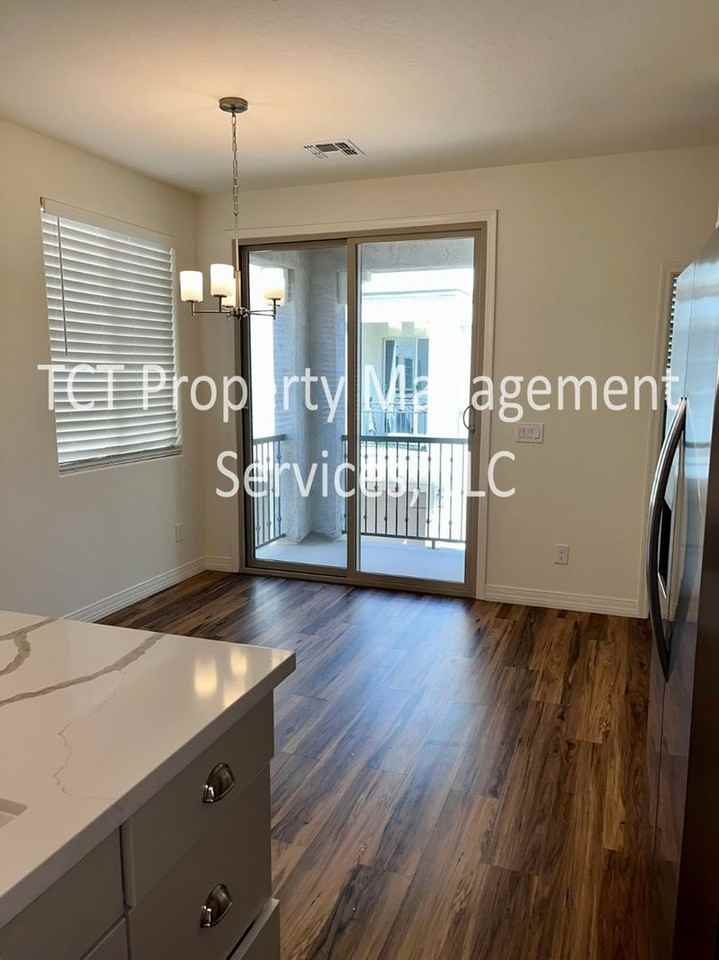 1737 E Hampton Ln - Photo 7 of 17