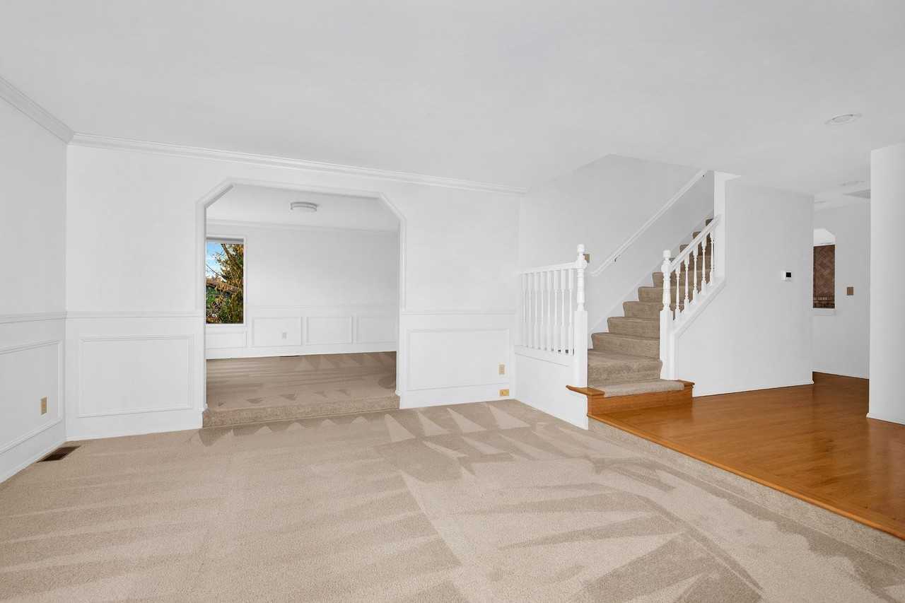 4314 170th Ct Ne - Photo 3 of 18