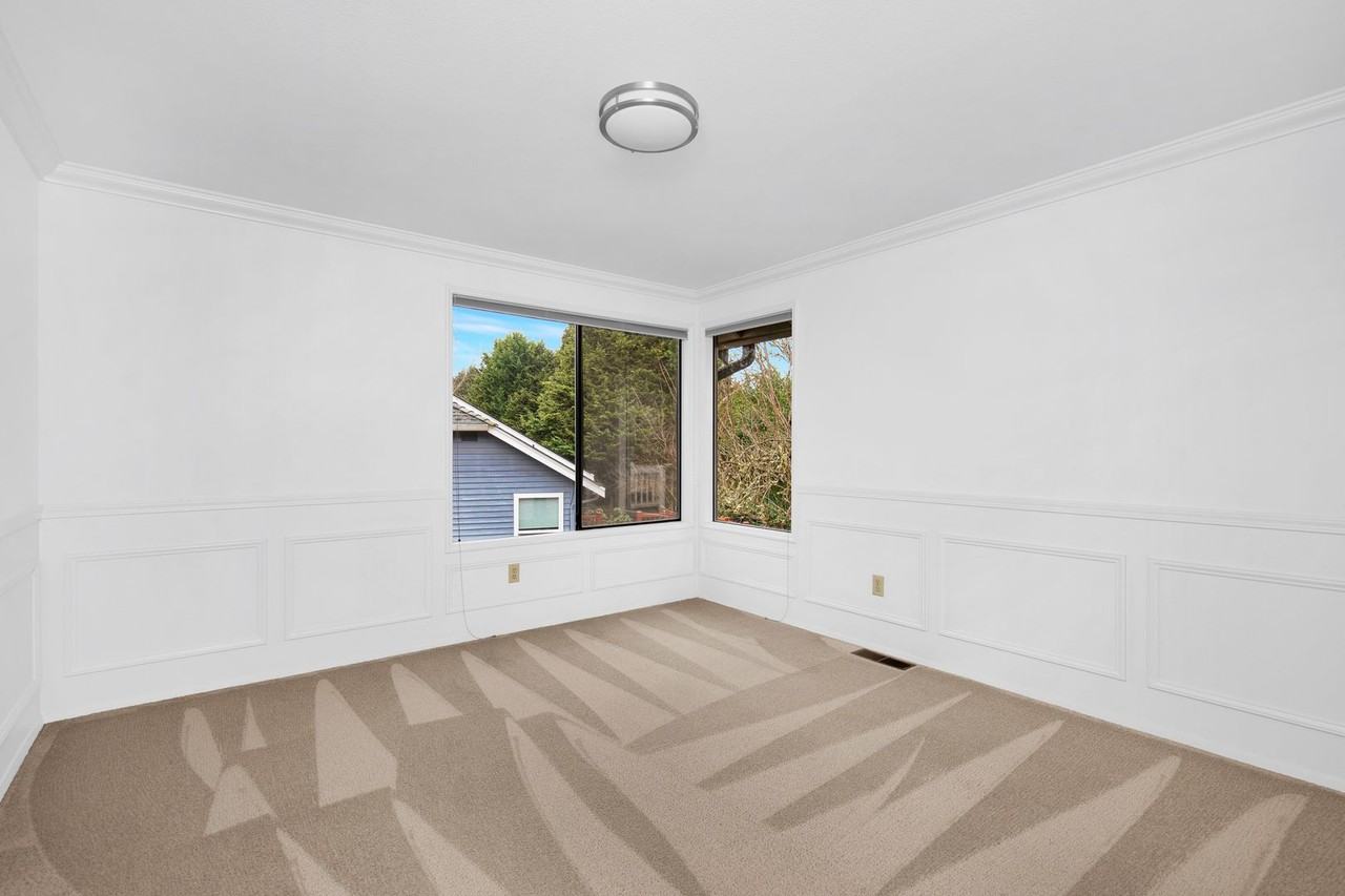 4314 170th Ct Ne - Photo 4 of 18