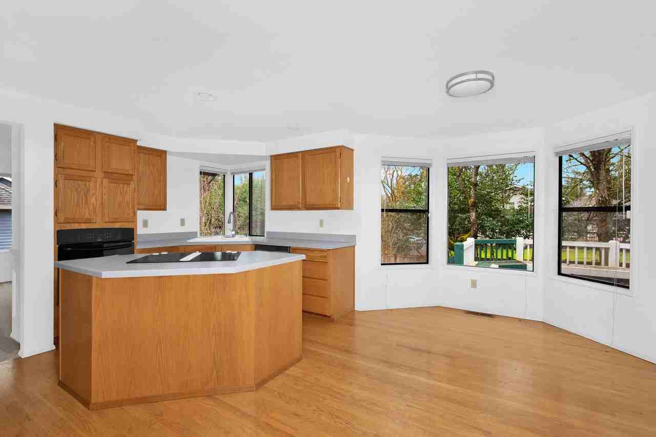 4314 170th Ct Ne - Photo 6 of 18