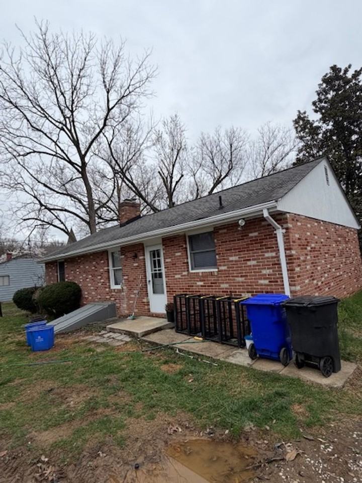 17812 Washington Grove Ln - Photo 2 of 24