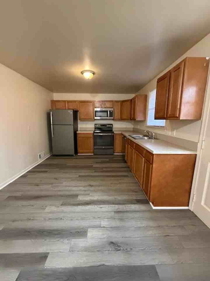 17812 Washington Grove Ln - Photo 7 of 24