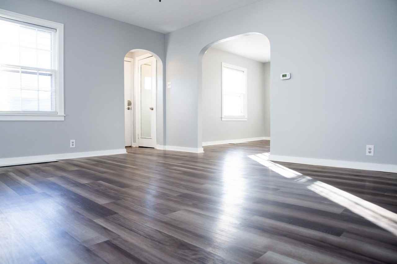 409 S College Ave - Photo 4 of 20