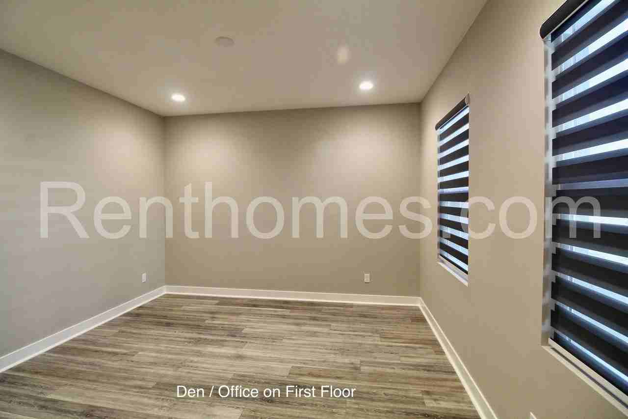 4326 Star Path Way #5 - Photo 4 of 31