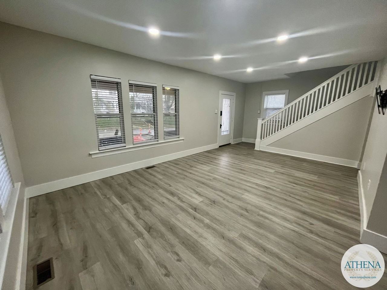 631 North St - Photo 2 of 18