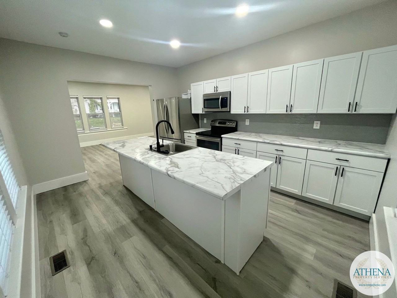 631 North St - Photo 4 of 18