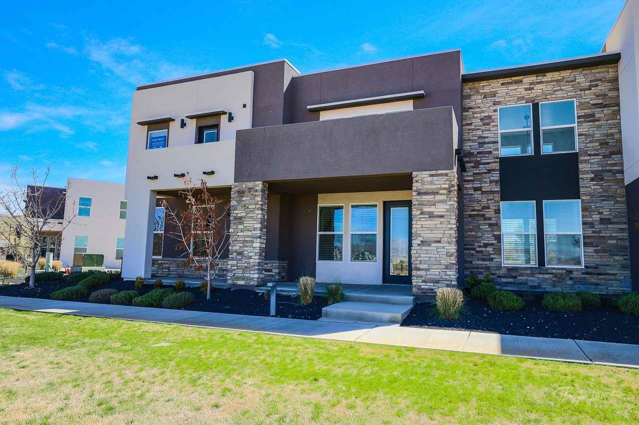 5544 S Ochre Ln - Photo 3 of 43