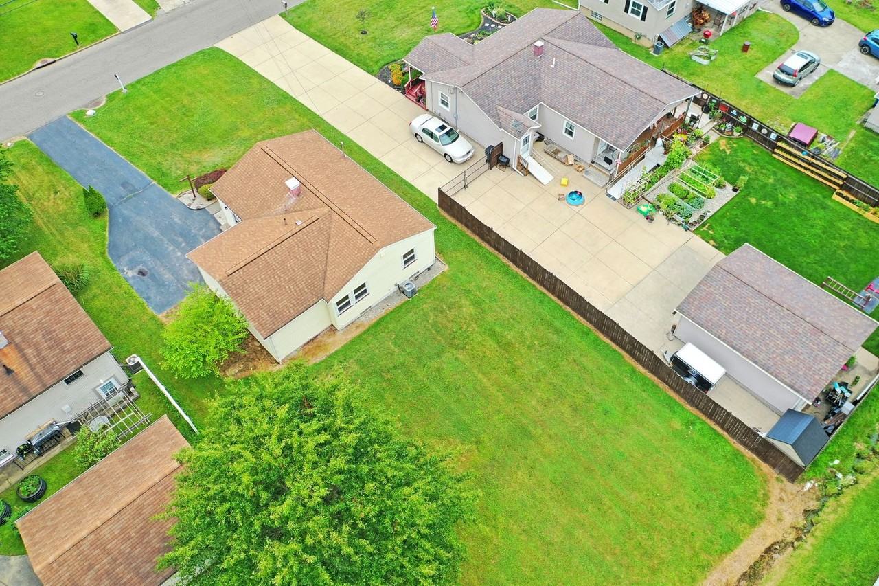 8167 Anderson Ave Ne - Photo 3 of 35