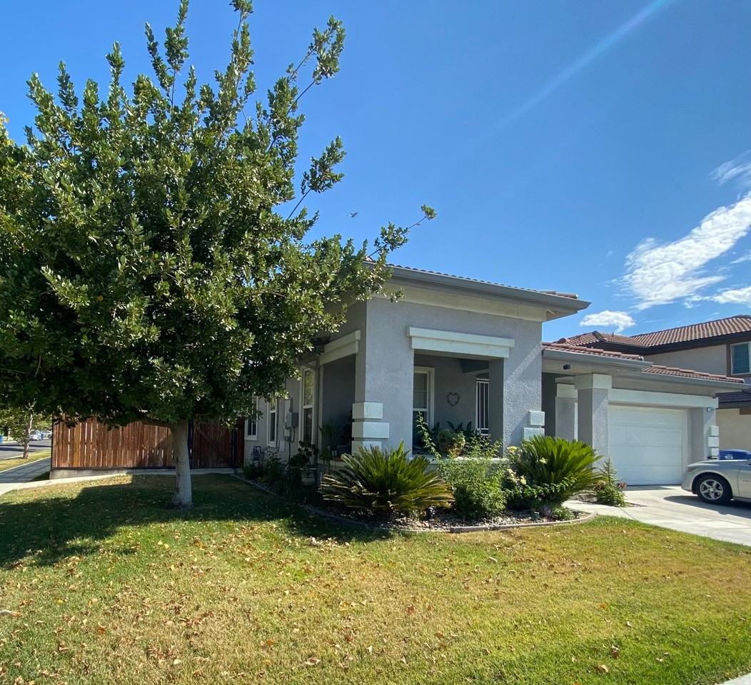 2306 N Rock Creek Dr - Photo 2 of 13