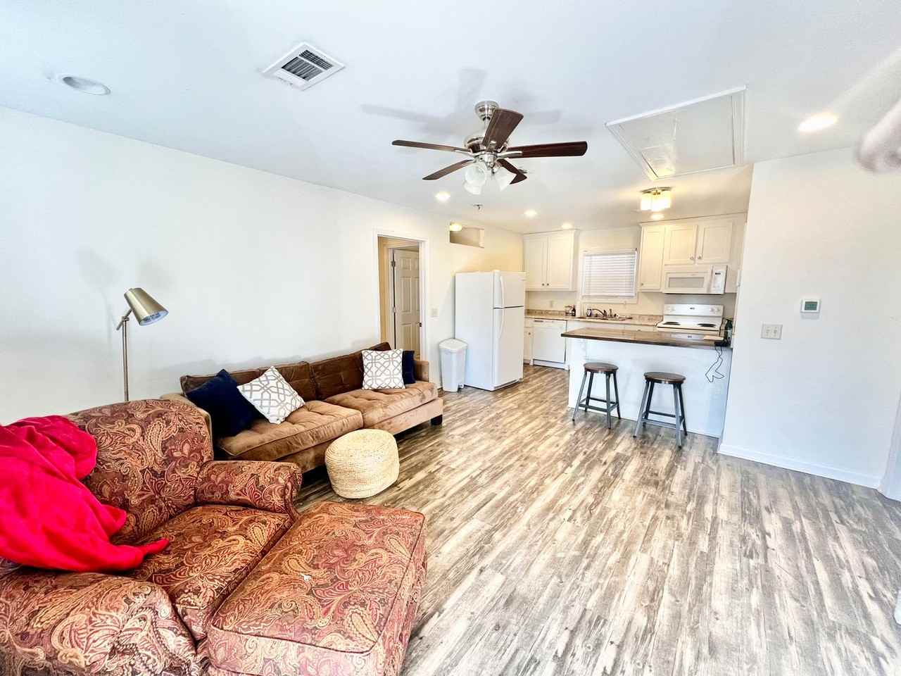 302B Corman Ave - Photo 2 of 9