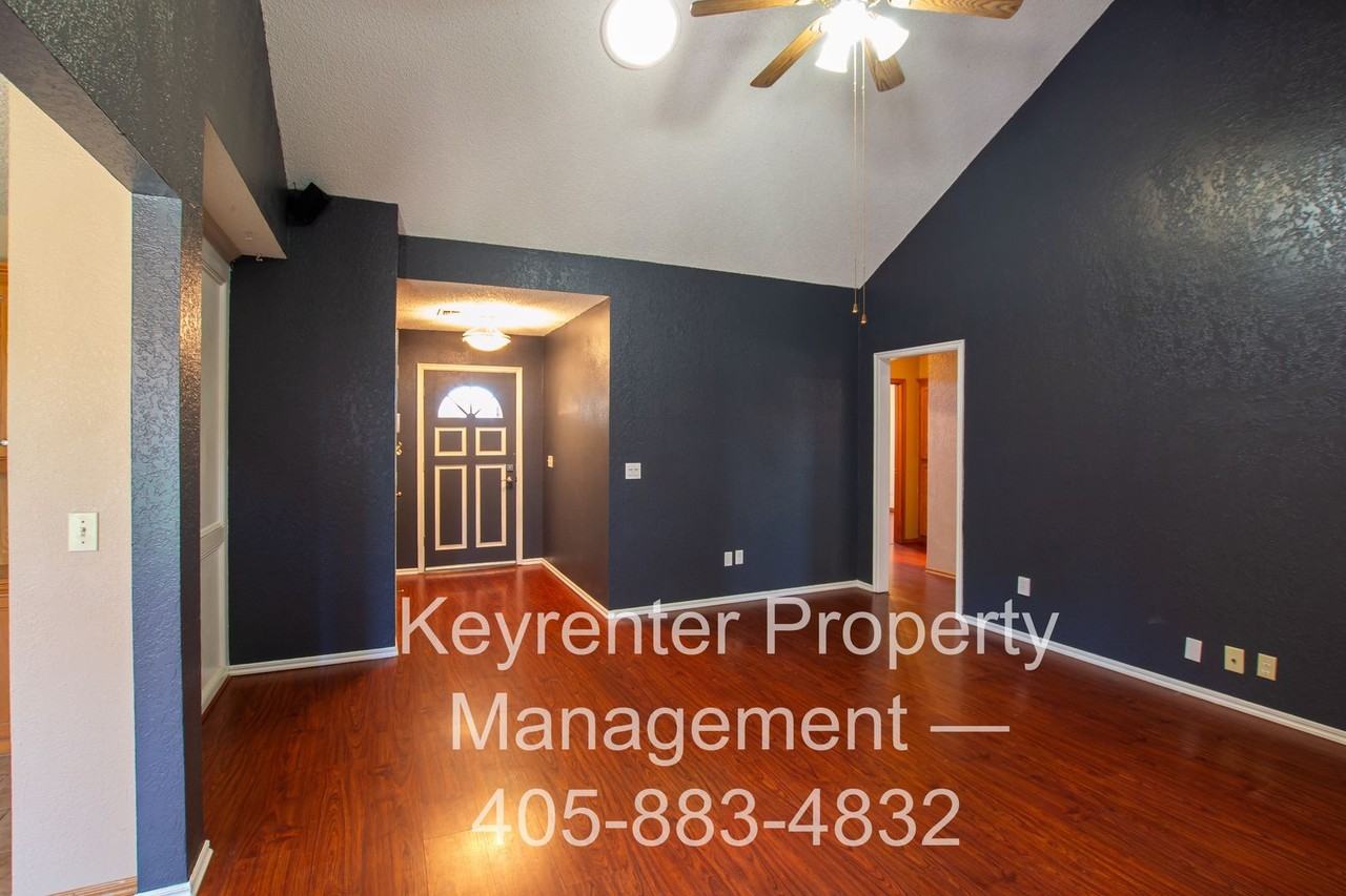 1812 Se 14th St - Photo 3 of 27