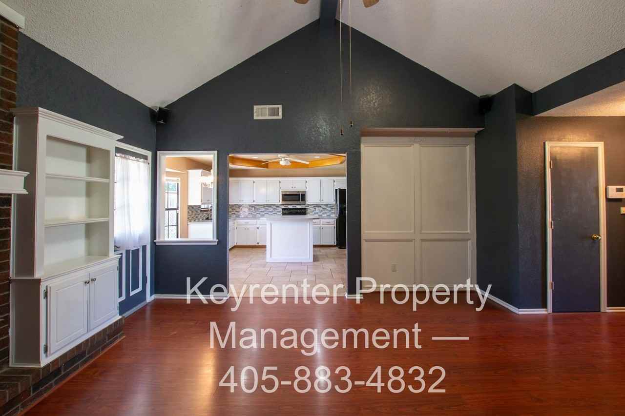 1812 Se 14th St - Photo 6 of 27