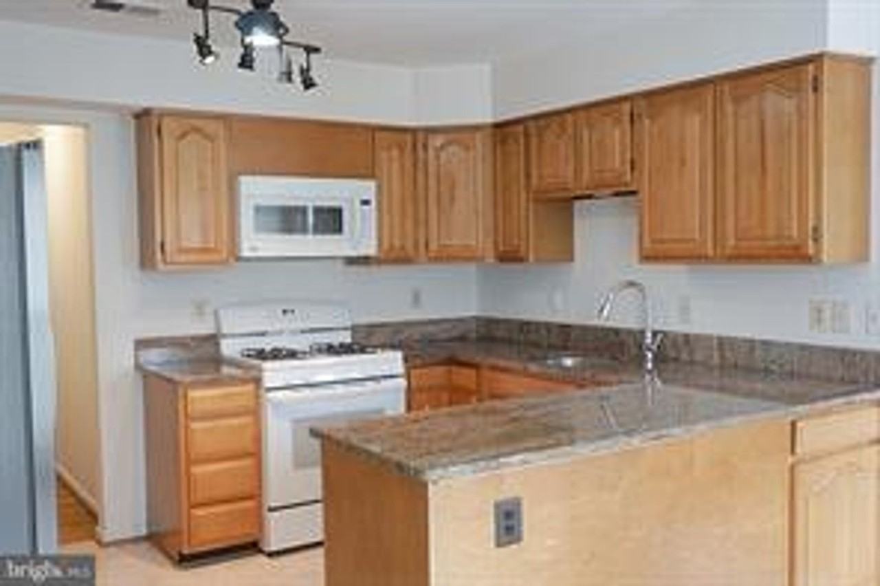12103 Gatewater Dr - Photo 3 of 30