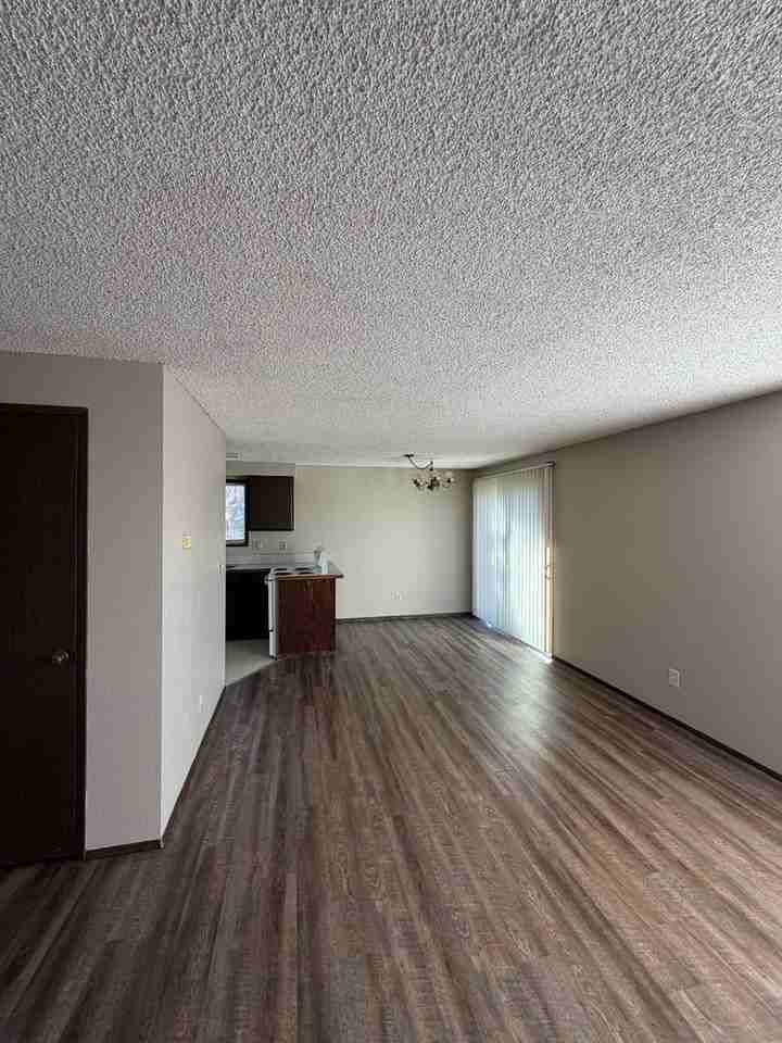 1847 Dawn Ct - Photo 2 of 8