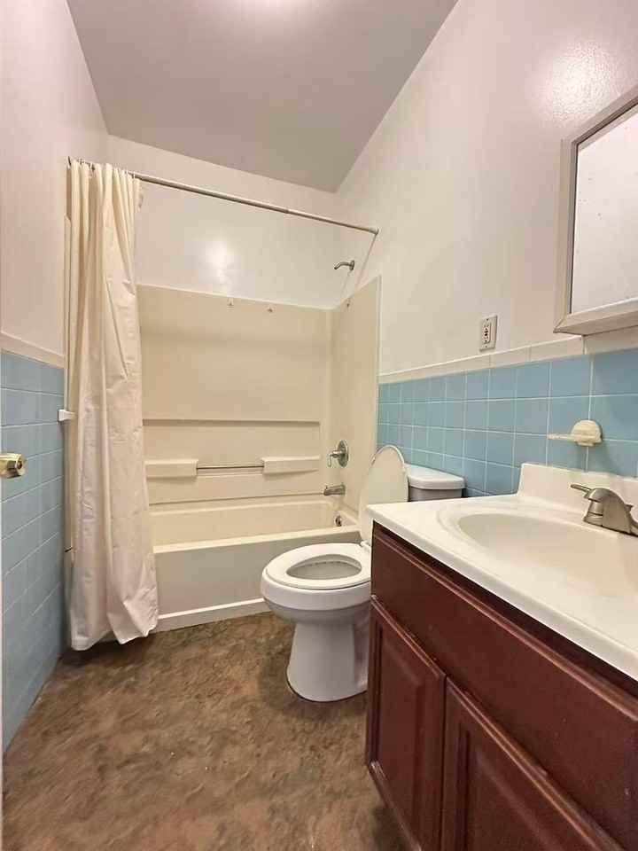 1001 Arch St - Photo 3 of 14