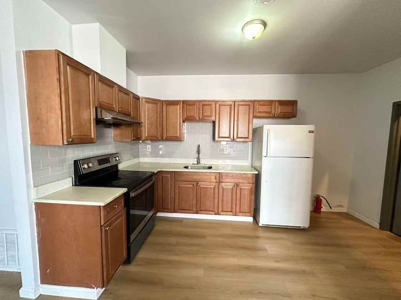 1001 Arch St - Photo 4 of 14