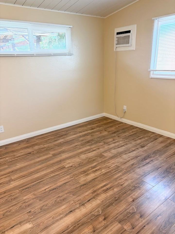 5211 N Leaf Ave - Photo 5 of 15