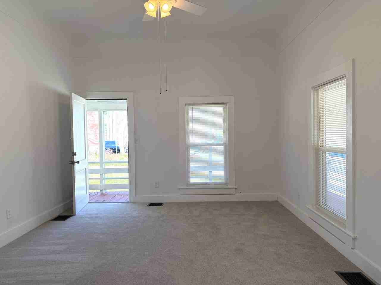 12 Long St - Photo 5 of 28