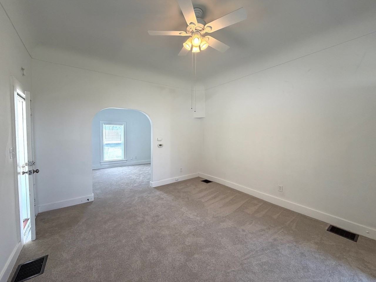 12 Long St - Photo 6 of 28