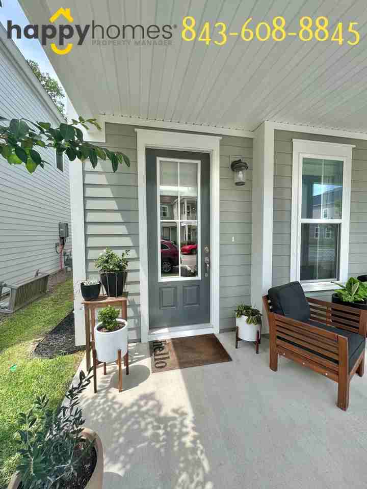 1715 Indy Dr - Photo 3 of 37