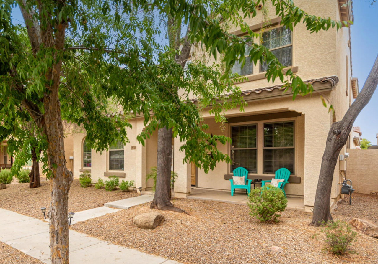 1825 S Rockwell St - Photo 2 of 10