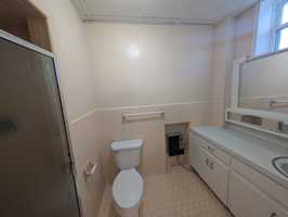 featured image of 1525 E 9th St