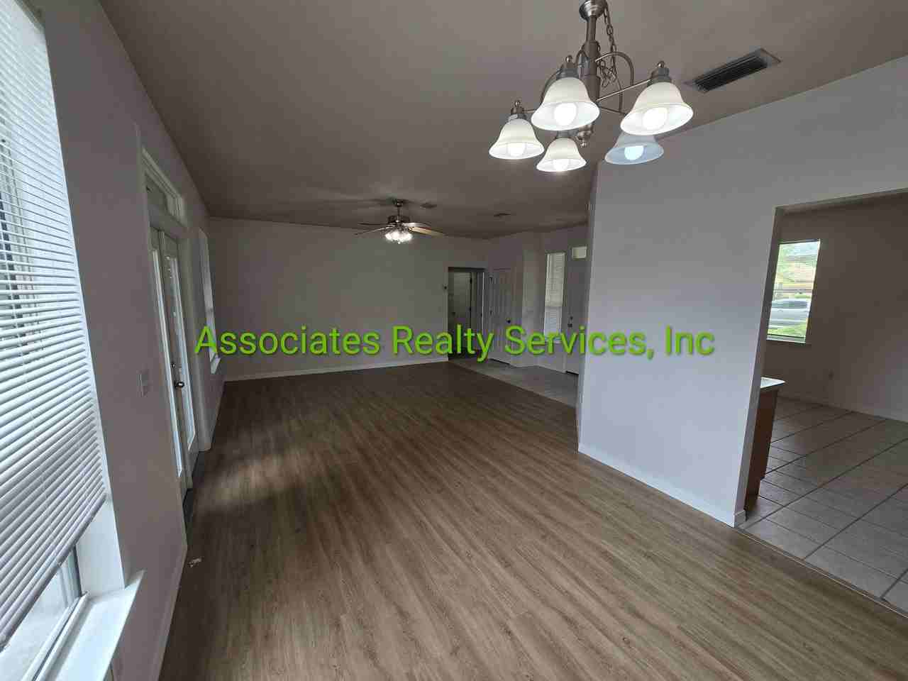 7321 Nw 117th Ln - Photo 3 of 12