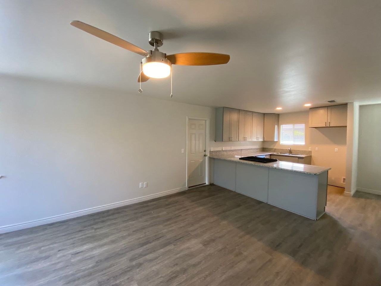 5716 W Robinwood Ave - Photo 5 of 15