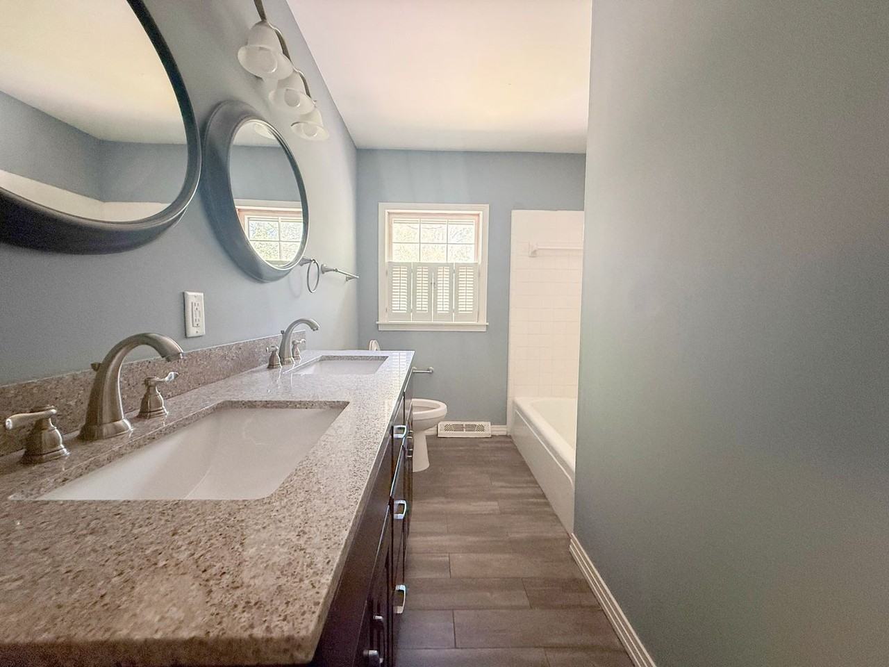 975 Melrose Dr - Photo 4 of 32