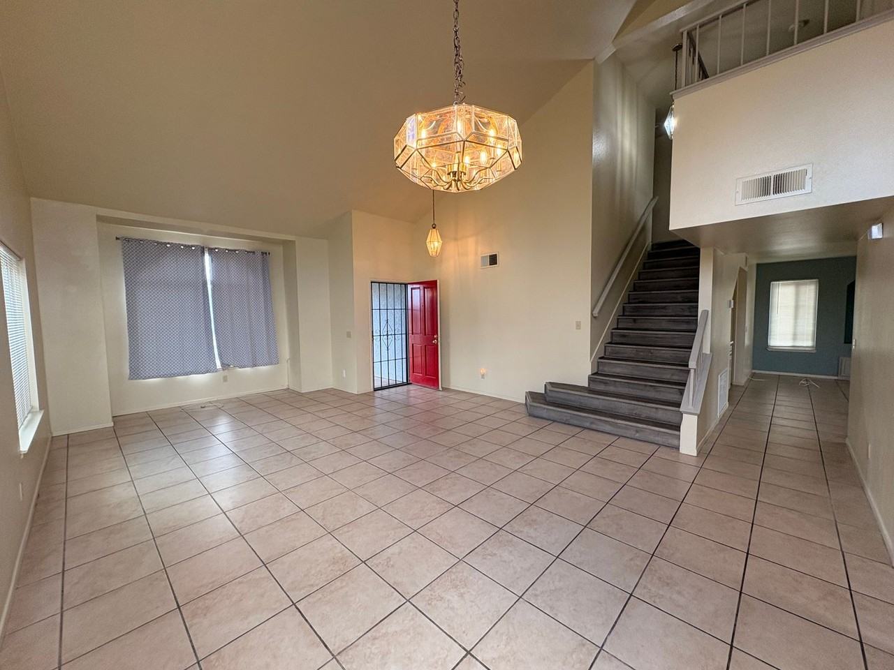 1658 W Sunnyview Dr - Photo 7 of 46