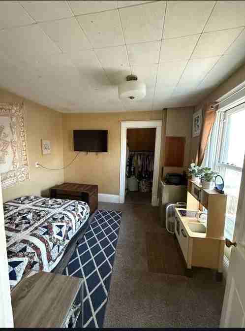 Ashland St S - Photo 2 of 12