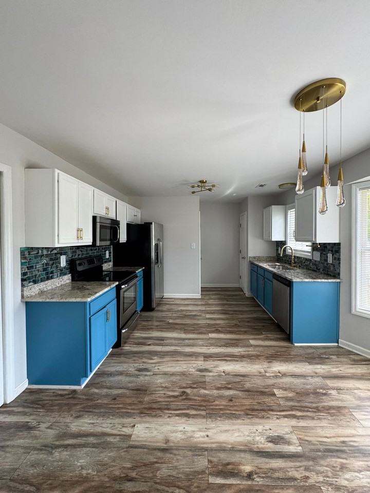 1433 Middlesbrough Dr - Photo 2 of 23