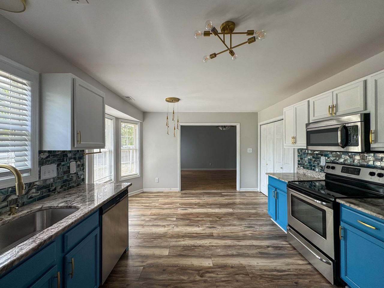 1433 Middlesbrough Dr - Photo 3 of 23