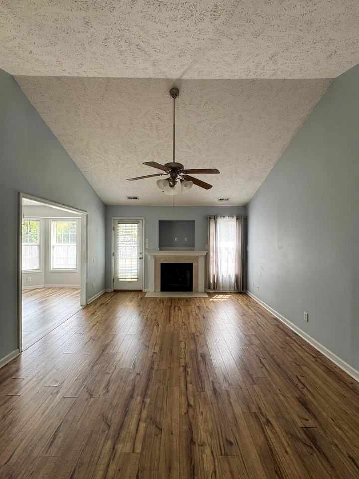 1433 Middlesbrough Dr - Photo 6 of 23