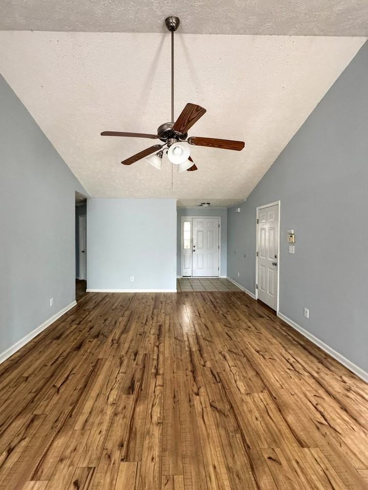 1433 Middlesbrough Dr - Photo 7 of 23