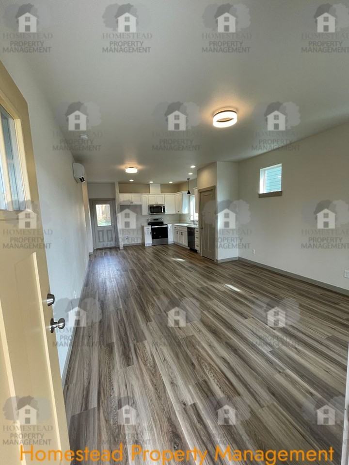 1190 Sw Oakdale Ave - Photo 6 of 43