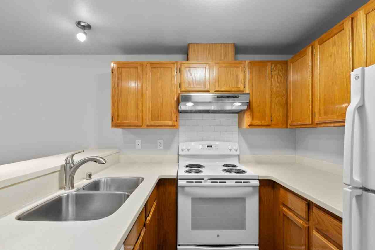 1455 E Harrison St - Photo 3 of 24
