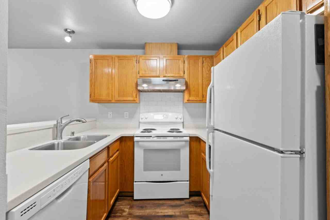 1455 E Harrison St - Photo 6 of 24