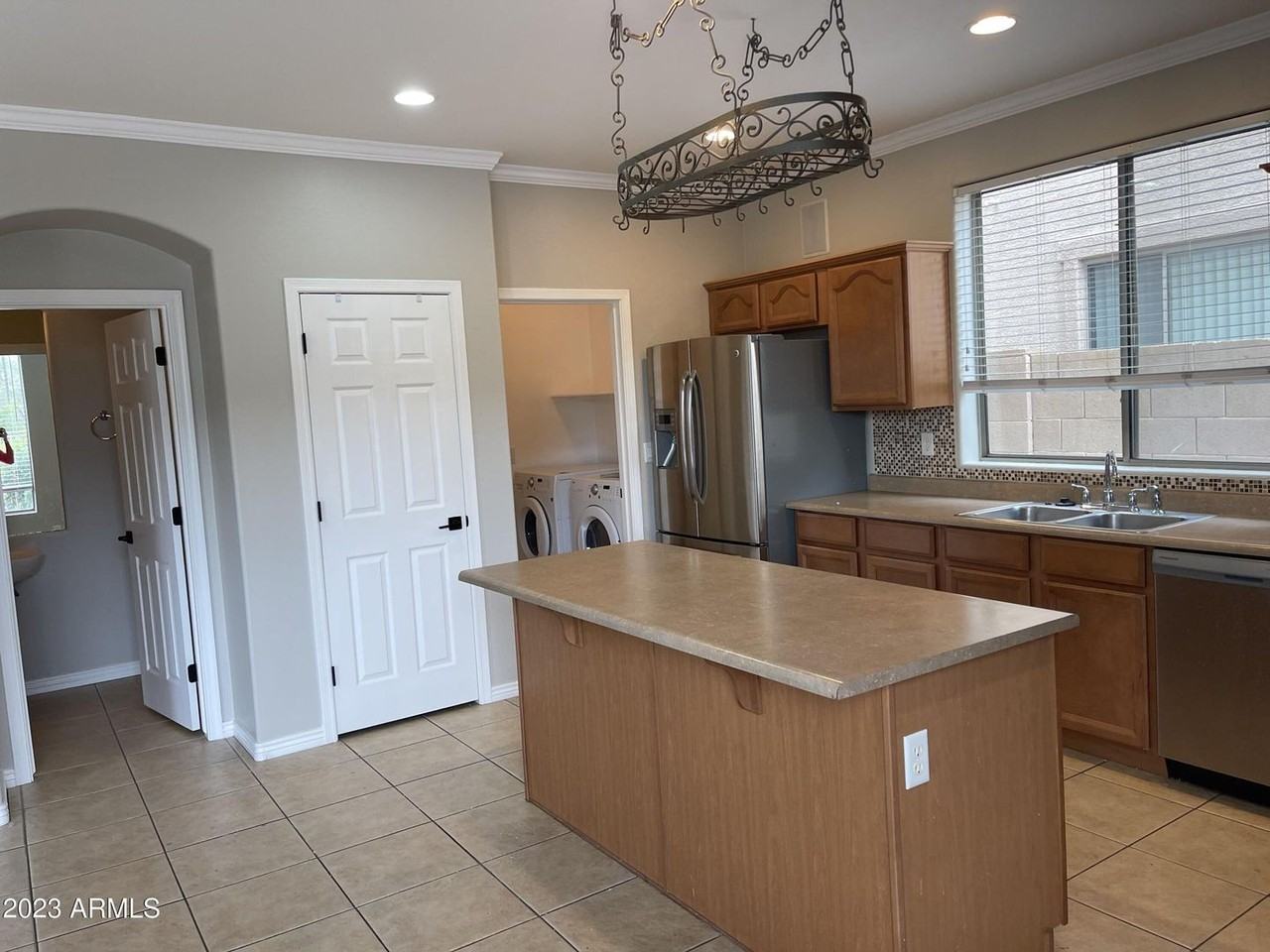 3117 S Southwind Dr - Photo 4 of 35