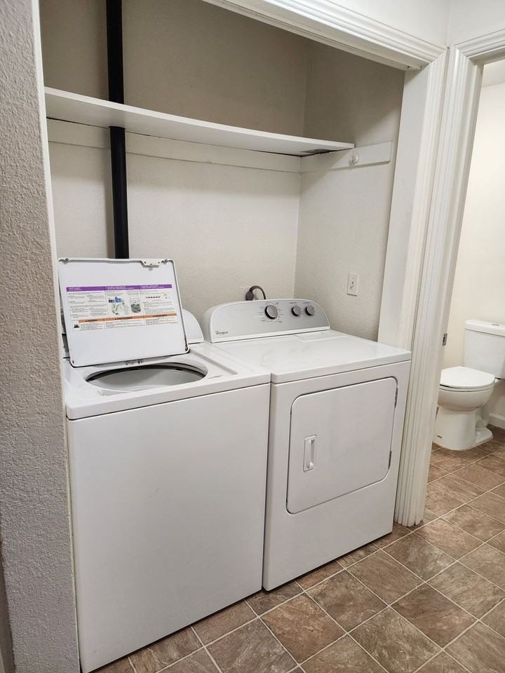 2969 Oak St - Photo 7 of 11