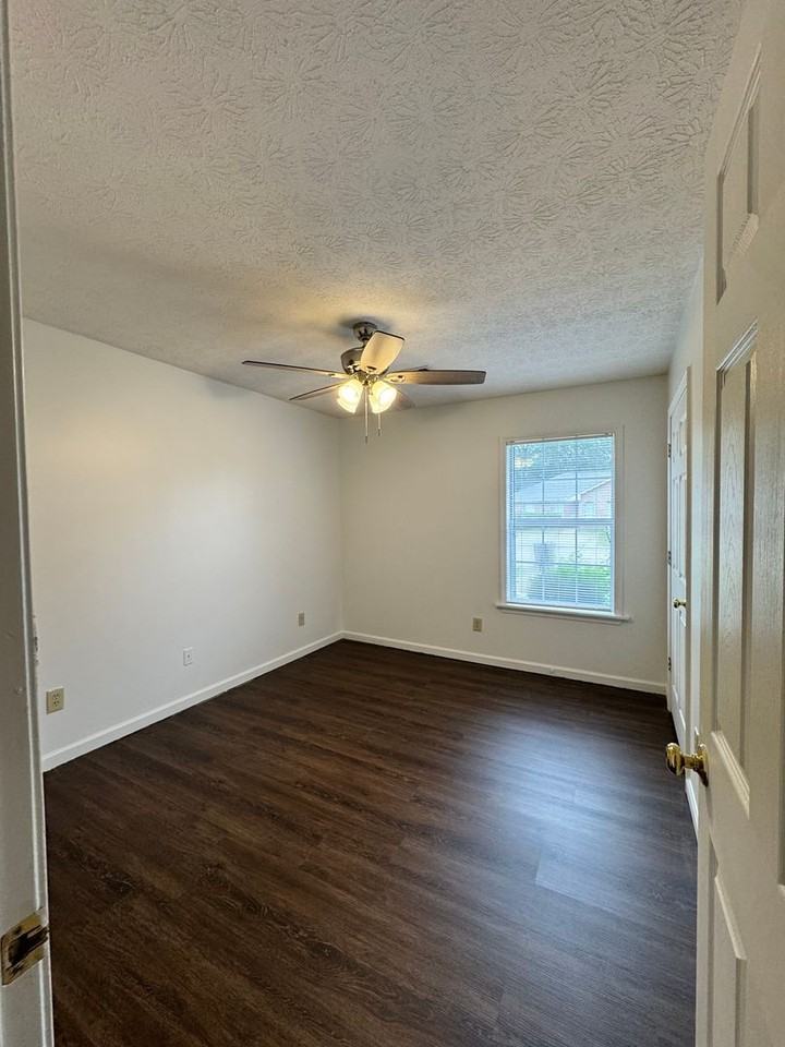 1967 Rosie St - Photo 7 of 11