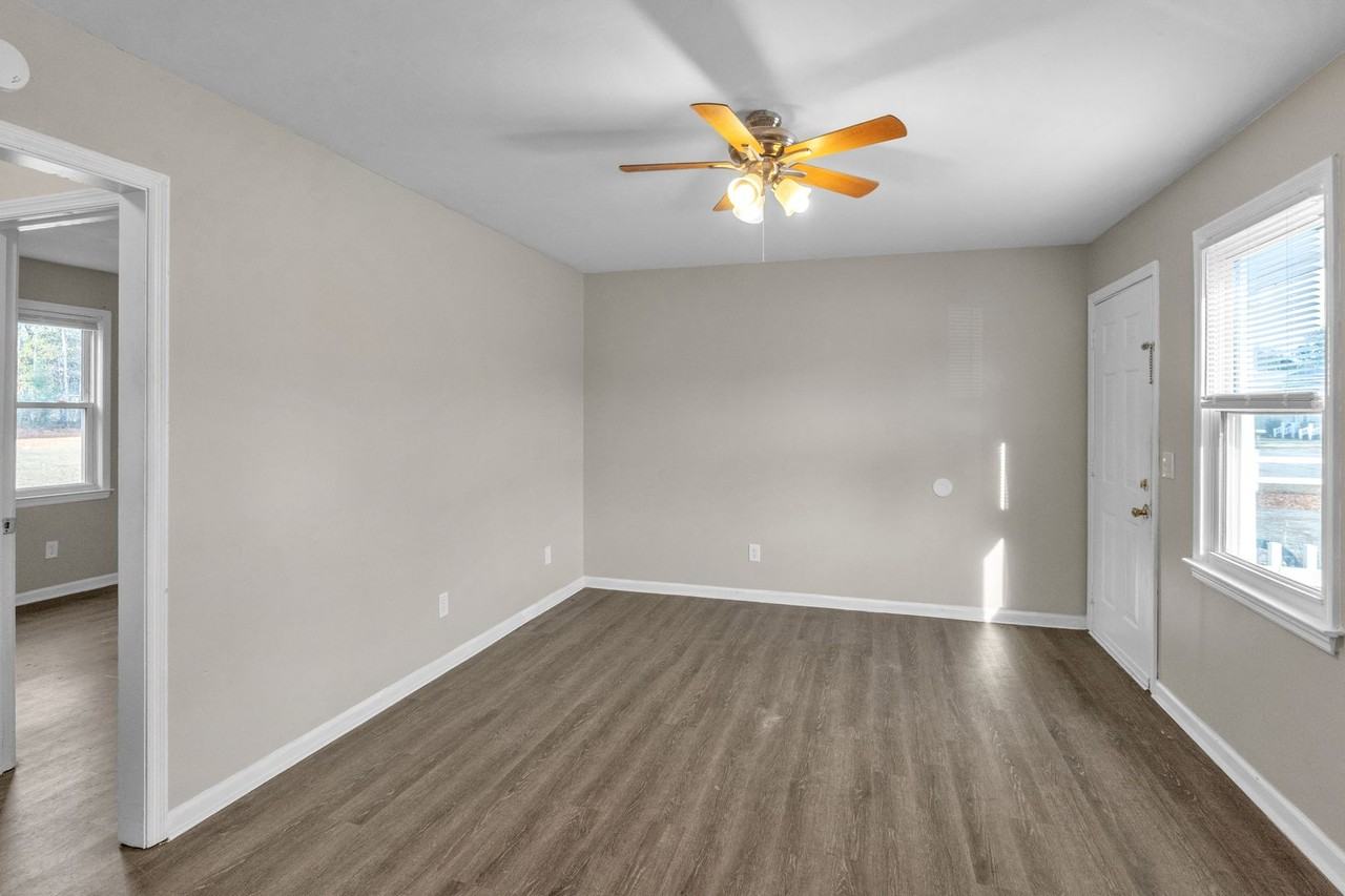 128 Calvin Ct #128B - Photo 6 of 11