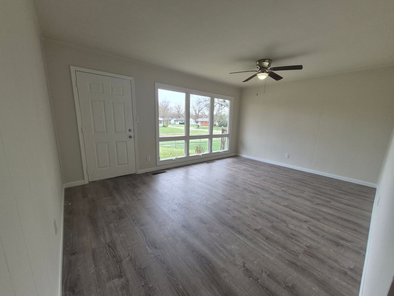 4081 Mapleleaf Dr - Photo 4 of 22