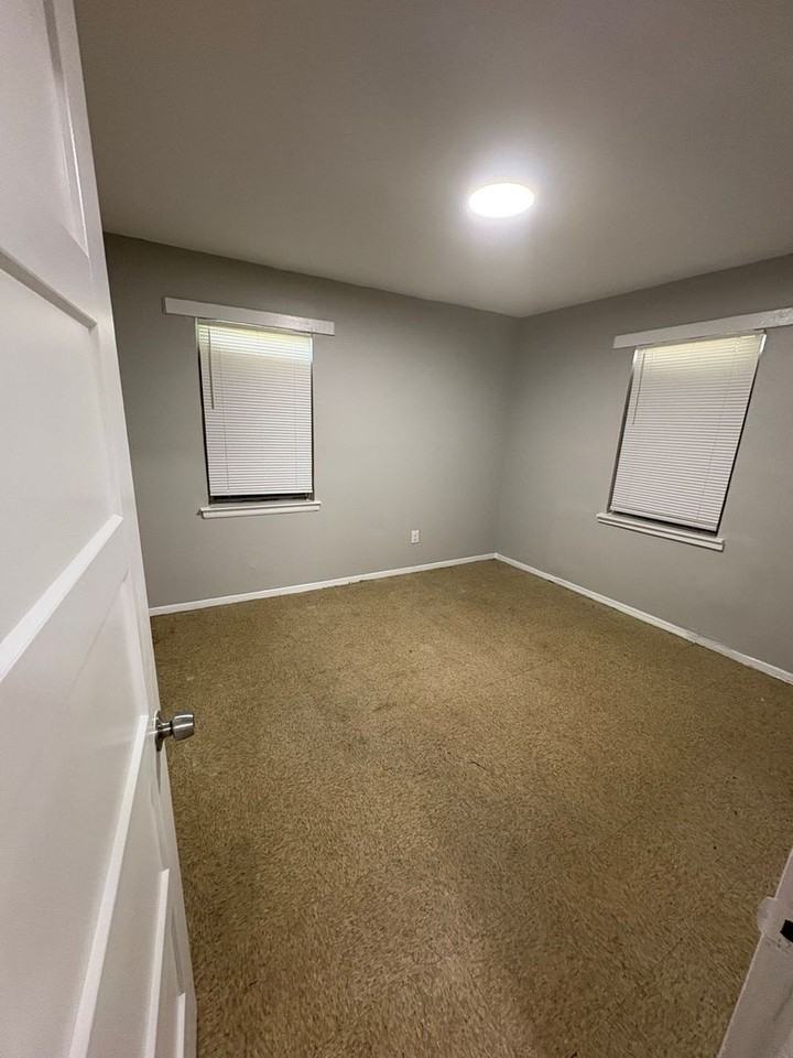 1463 Boxwood St - Photo 4 of 6