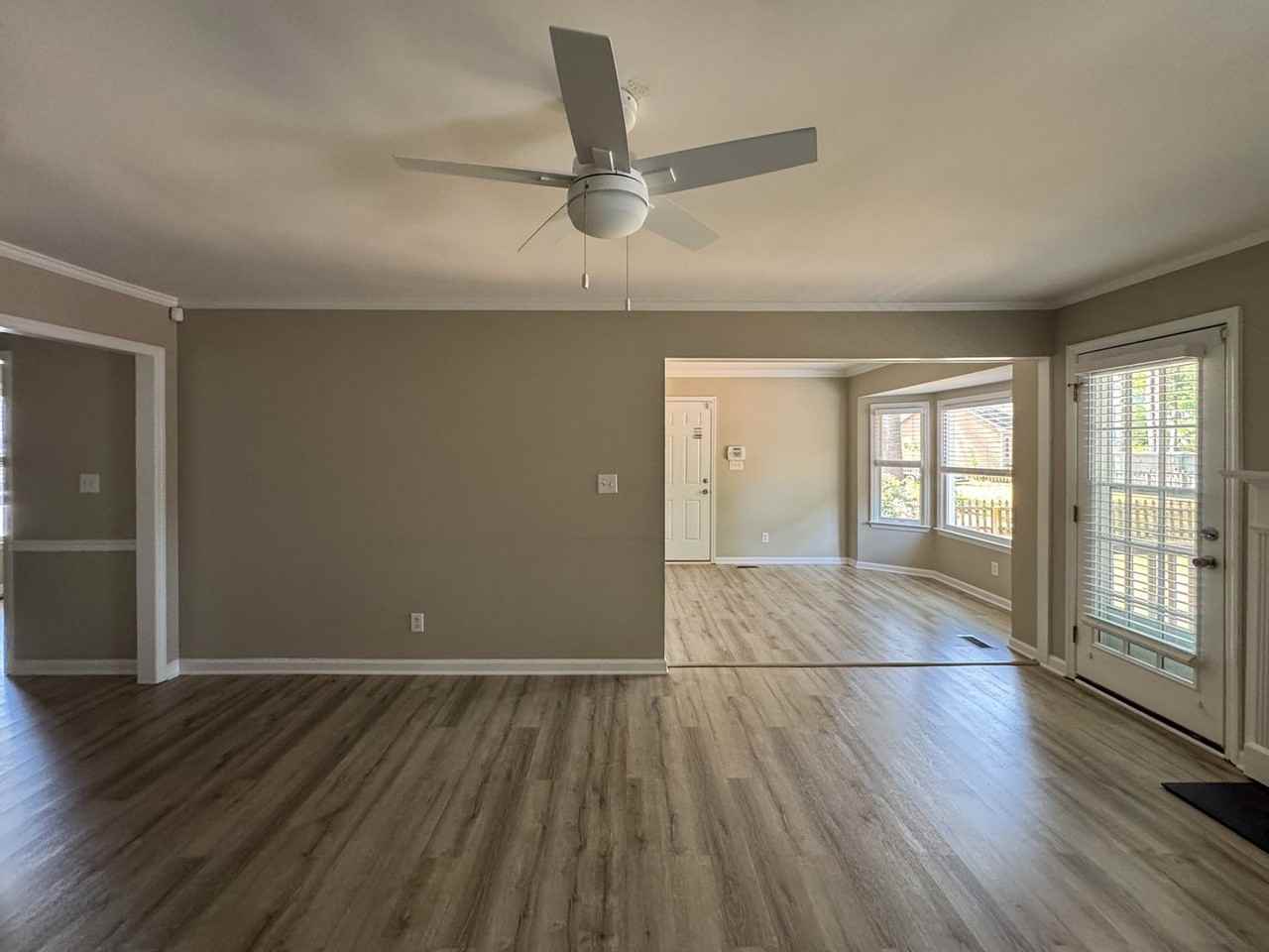 7118 Rockridge Ln - Photo 4 of 21