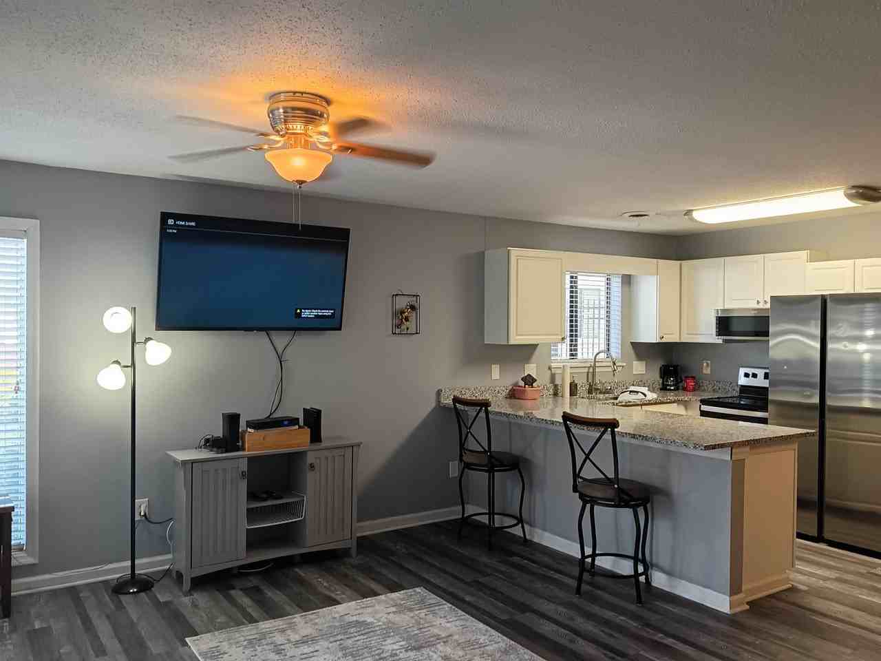 1870 Auburn Ln - Photo 6 of 19