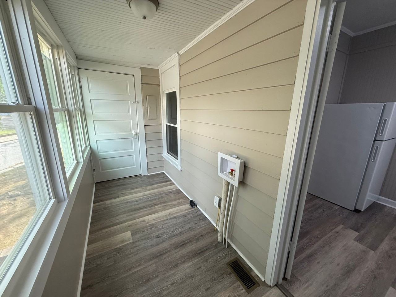 708 Woodrow St S - Photo 6 of 9