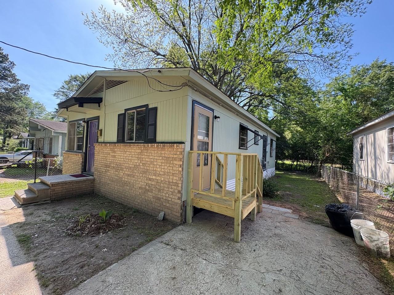 513 Sassafras Ave - Photo 2 of 11